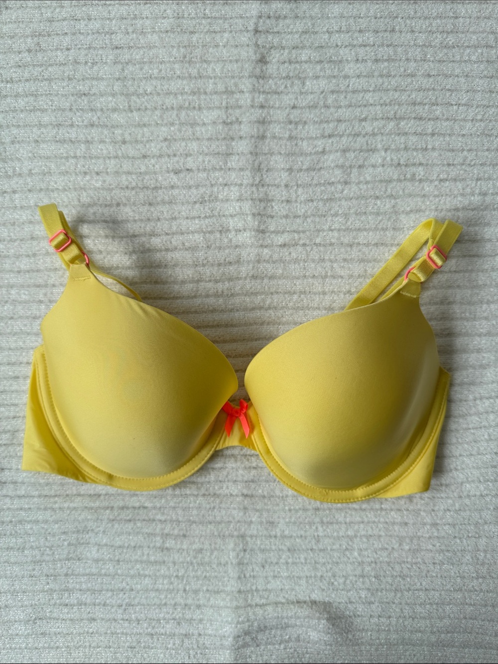 VICTORIA’S SECRET | NWT Yellow T-Shirt Bra with Pink Accent 34D